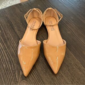 Journee Collection Women's Pointed Ankle-Strap Flats in Nude 7